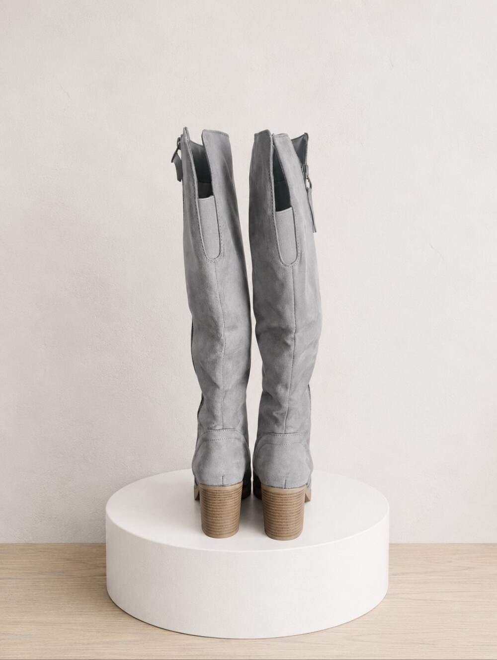 SO Women’s Gray Knee High Heeled Boots Size 8 Faux Suede Tall Boots - Never Worn - Picture 4 of 8